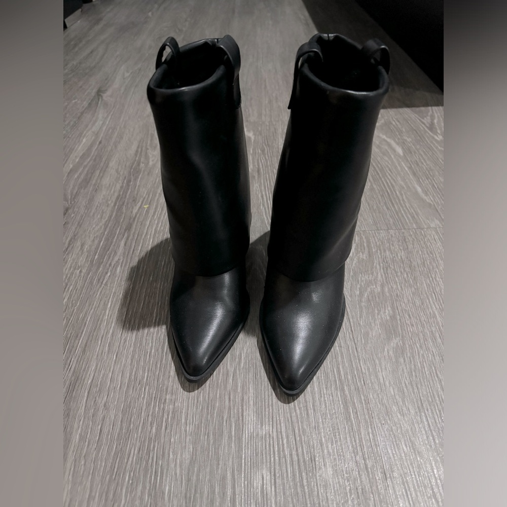 Steve Madden Pull on Western Boots